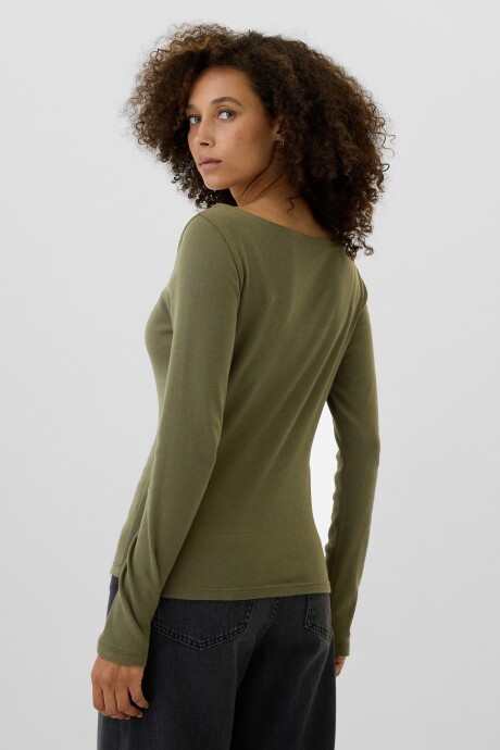 Remera Cuello Bote Mujer Olive Night