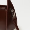 Cartera al hombro Leaf en efecto cuero liso Marron