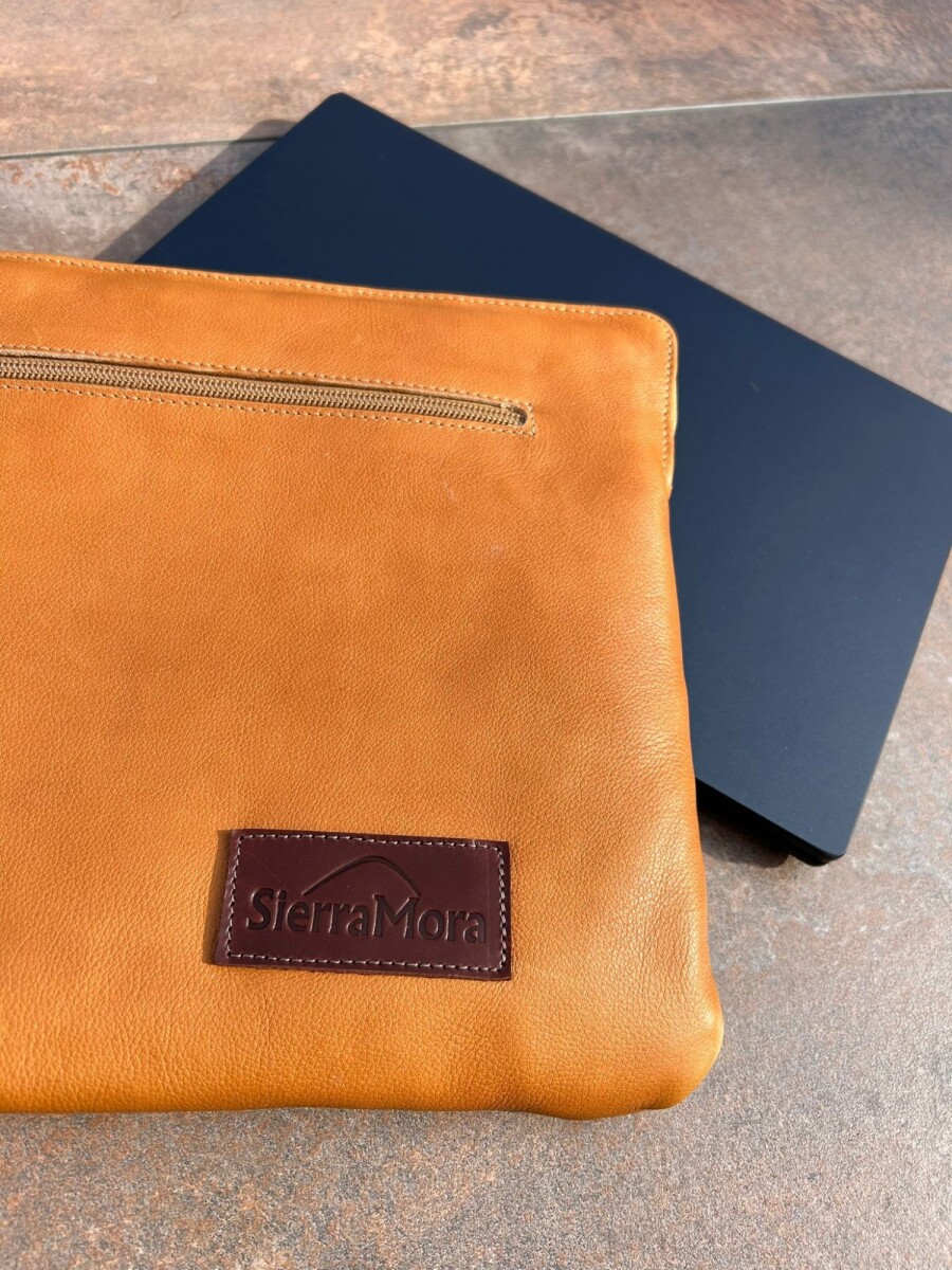 SierraMora Notebook Case - Camel 