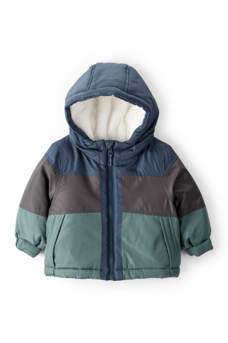 Campera resistente al agua, diseño bloques de color azul, negro y verde. Talles 12-24M Sin color