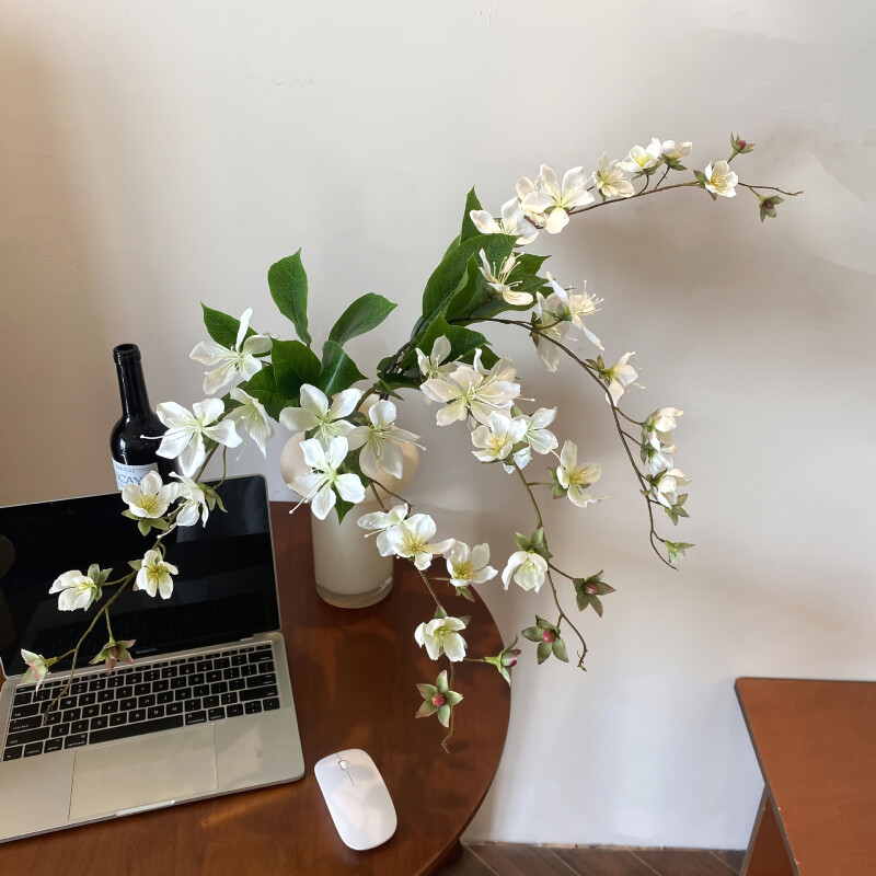 Rama de Flores Blancas Rama de Flores Blancas