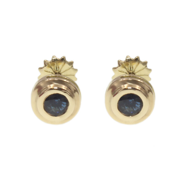 Caravanas doble virola de oro amarillo 18k y zafiros. Caravanas doble virola de oro amarillo 18k y zafiros.
