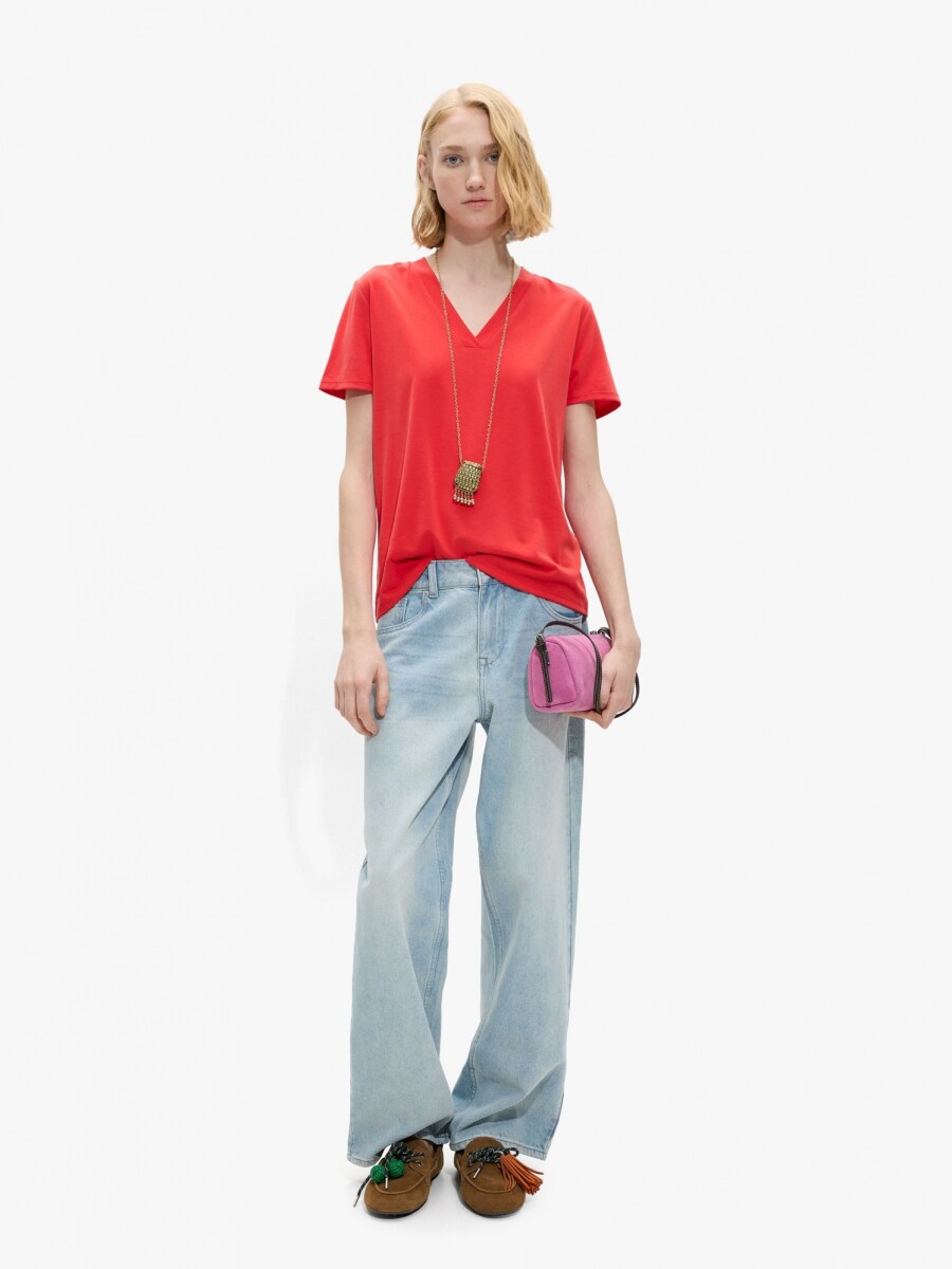 Camiseta Básica Cuello Pico rojo