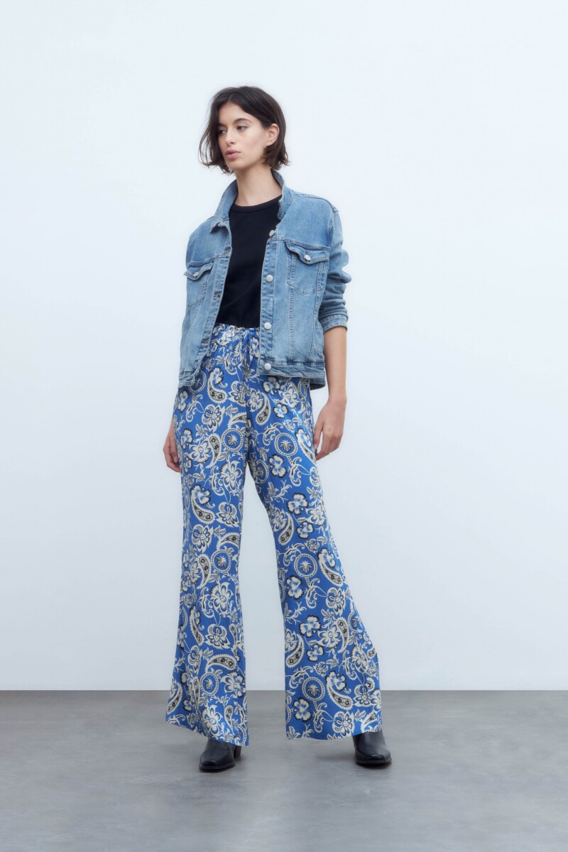 Pantalon con estampa floral azul francia