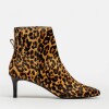 Bota Caña Baja Kyle En Pelo Animal Print