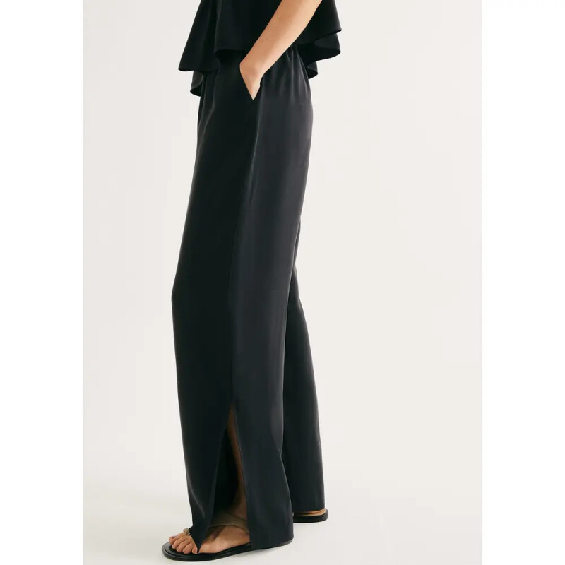 CALCA FEM PRETO ESCURO