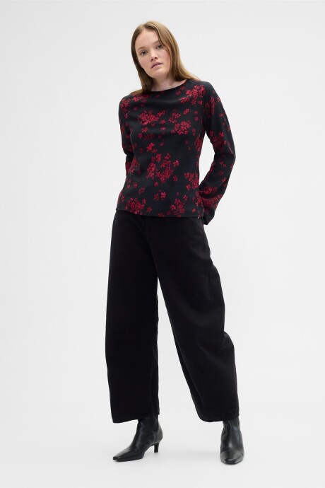 Remera Cuello Bote Mujer Black Red Floral