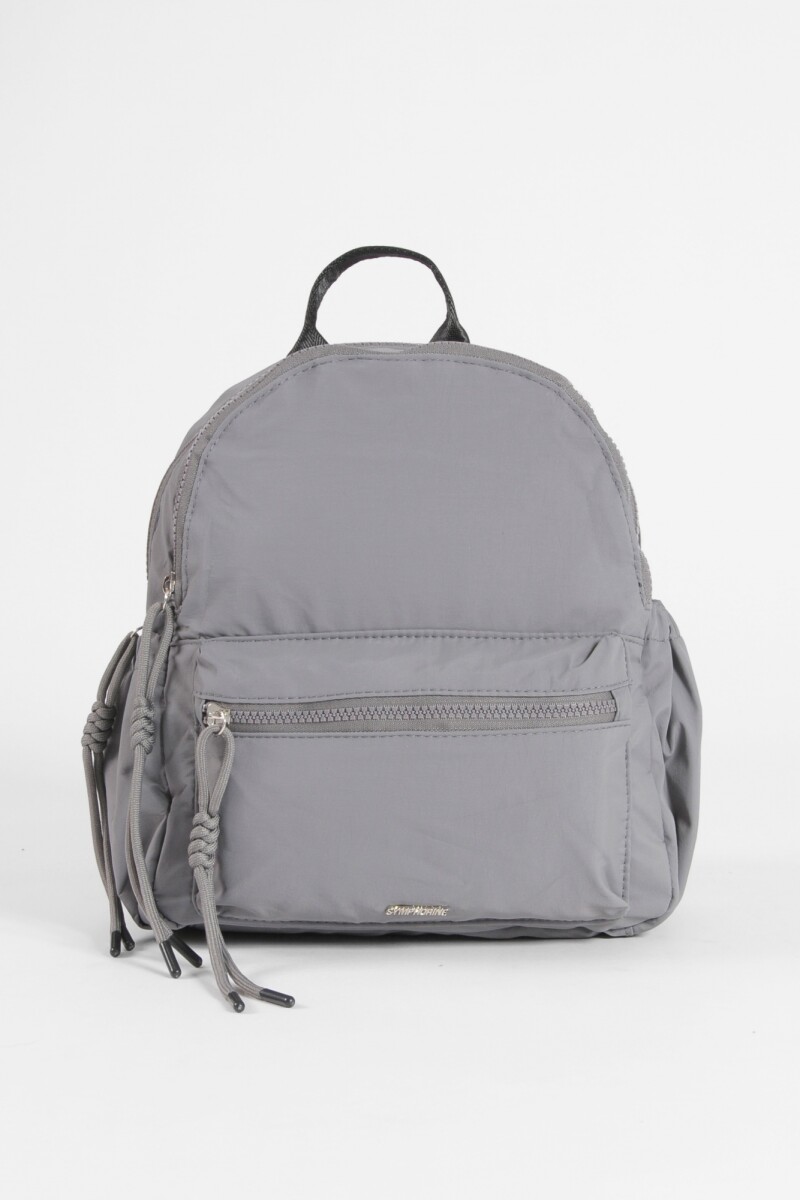 Mochila mediana cierres con strap carry gris