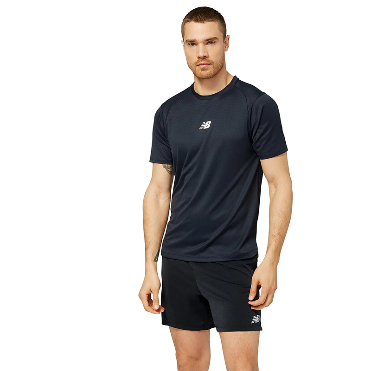 Remera New Balance Impact - Negro 