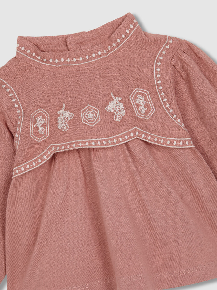 Camiseta Con Bordados Rosa Rosa Maquillaje