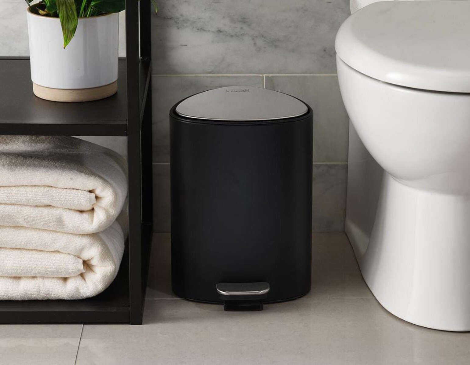 Papelera con pedal 5L EasyStore™ (Negro mate) 