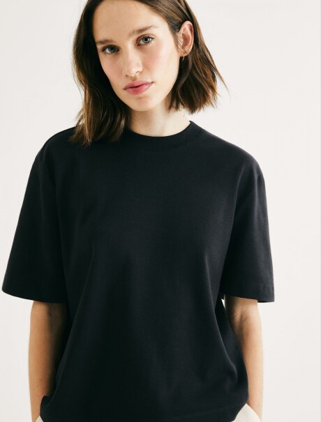 CAMISETA BÁSICA MANGA CORTA NEGRO