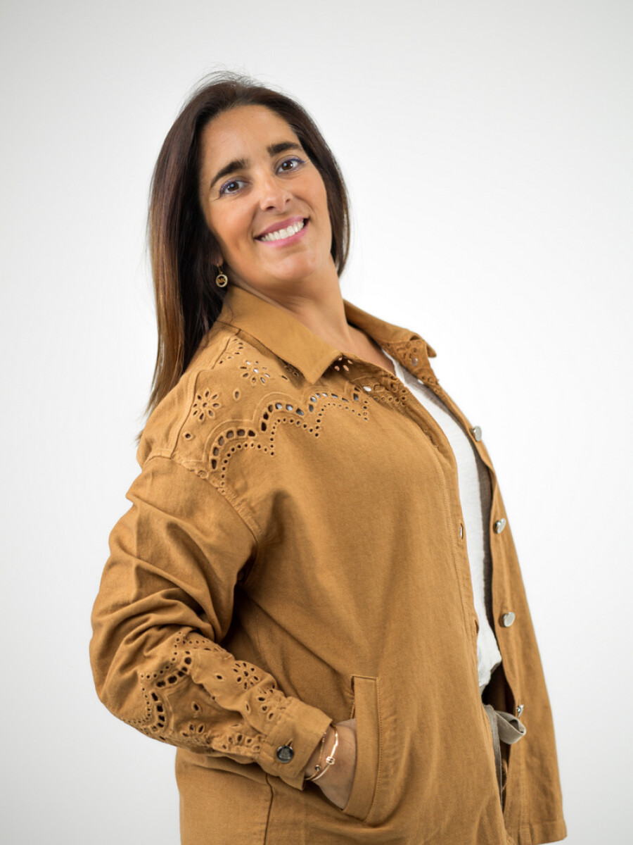 Chaqueta de jean con broderie arriba Tostado