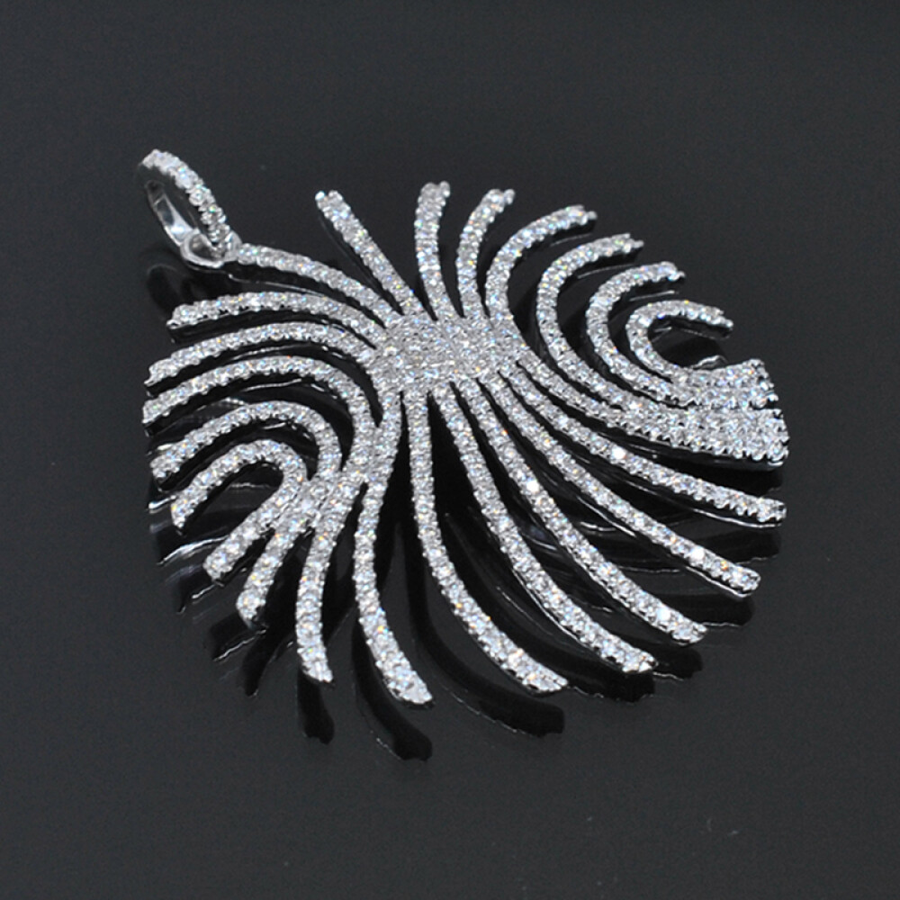 Colgante en oro 18k blanco con brillantes Colgante en oro 18k blanco con brillantes