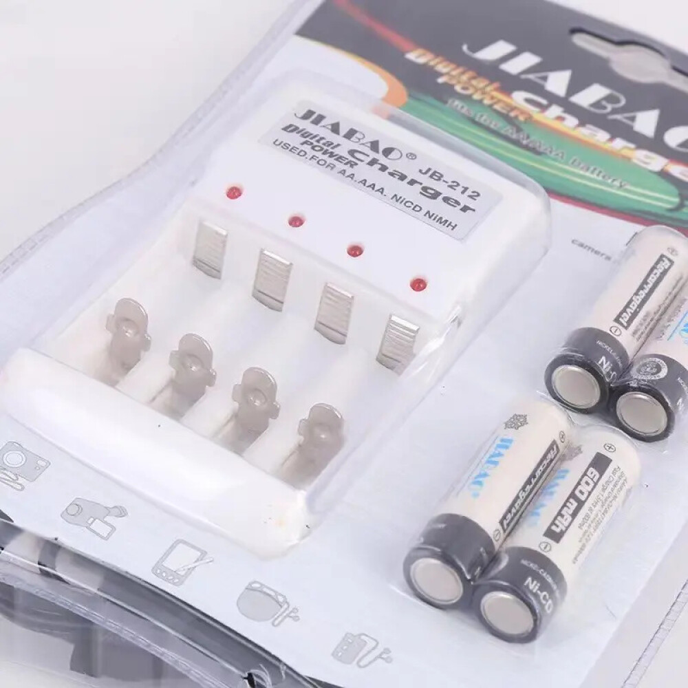 Cargador De Pilas Baterias + 4 Pilas AA Recargables Cargador De Pilas Baterias + 4 Pilas AA Recargables