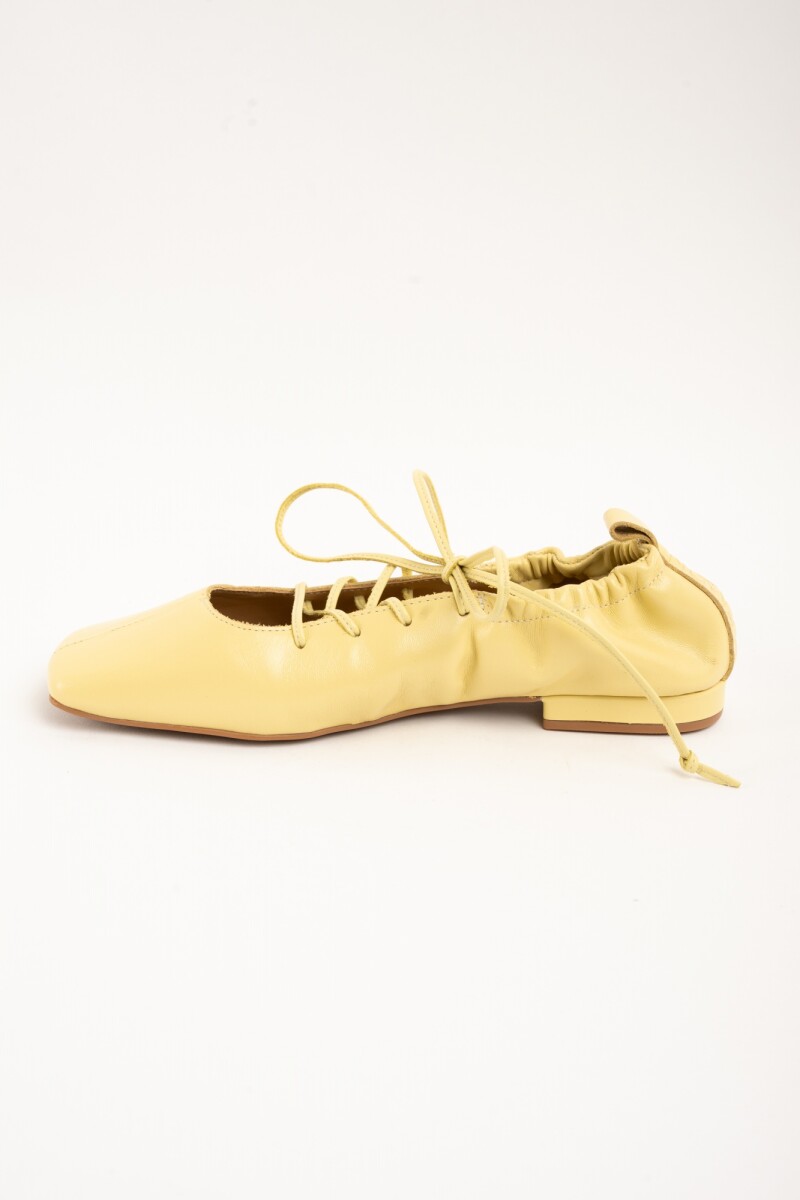 Chatita Acordonada Amarillo