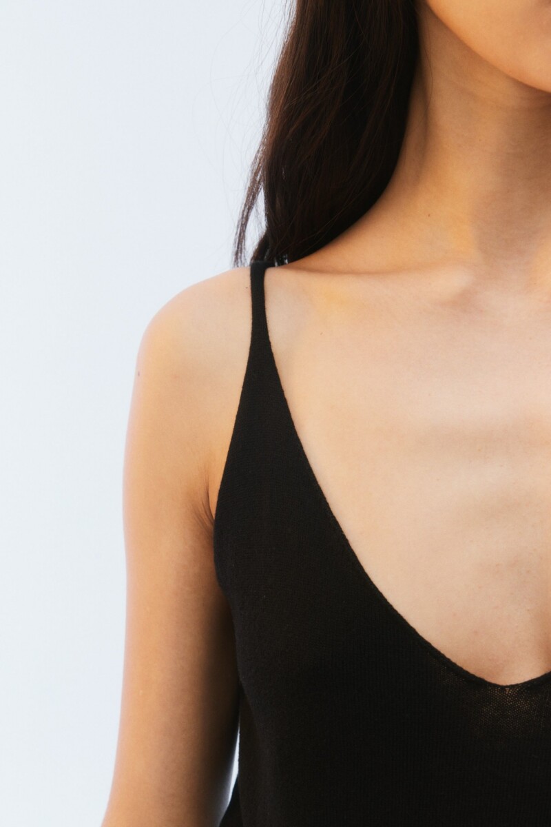 MUSCULOSA AKINA Negro