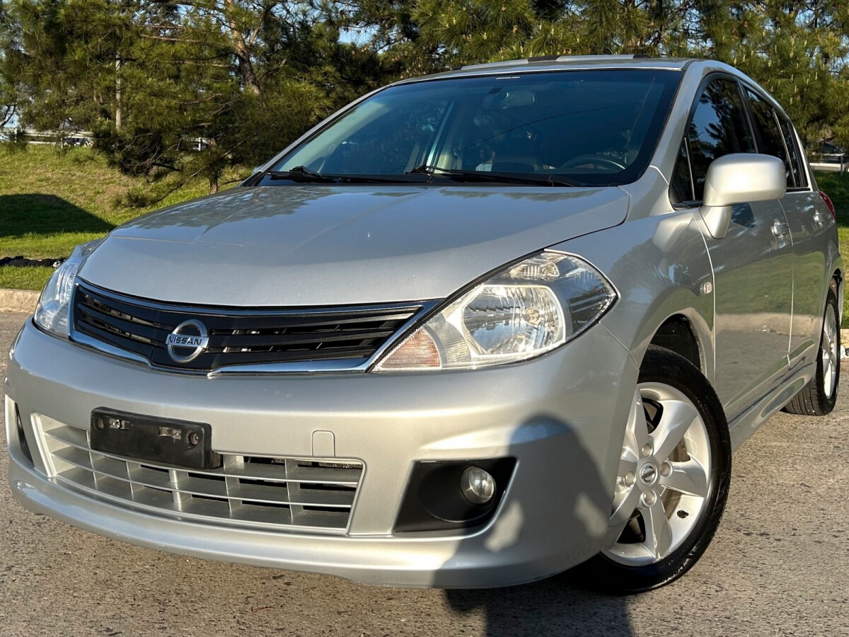 Nissan Tiida 1.8 EXCELENTE ESTADO! | Permuta / Financia Nissan Tiida 1.8 EXCELENTE ESTADO! | Permuta / Financia