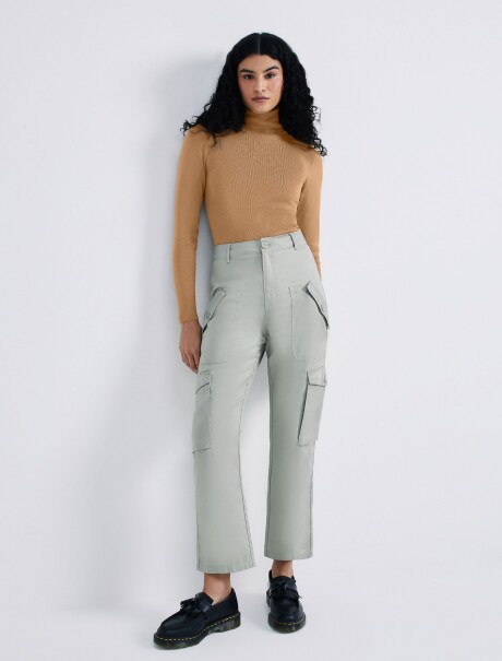 BLUSA MANGA LARGA CUELLO ALTO BEIGE