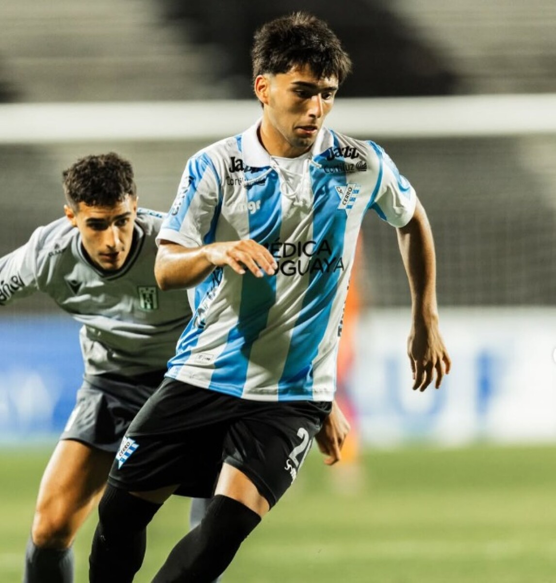 PRE VENTA - KIT Camiseta Cerro Niño VERSION JUGADOR + Lata 103 años de Historia 