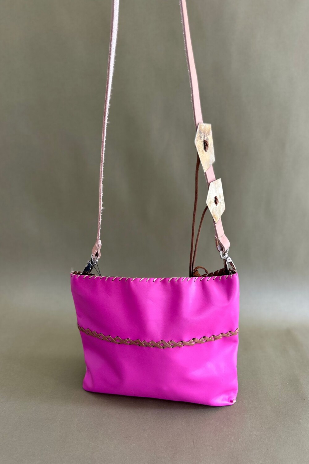 Jewel Envelope Bag Fucsia