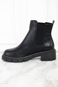 Bota Cuero Negro