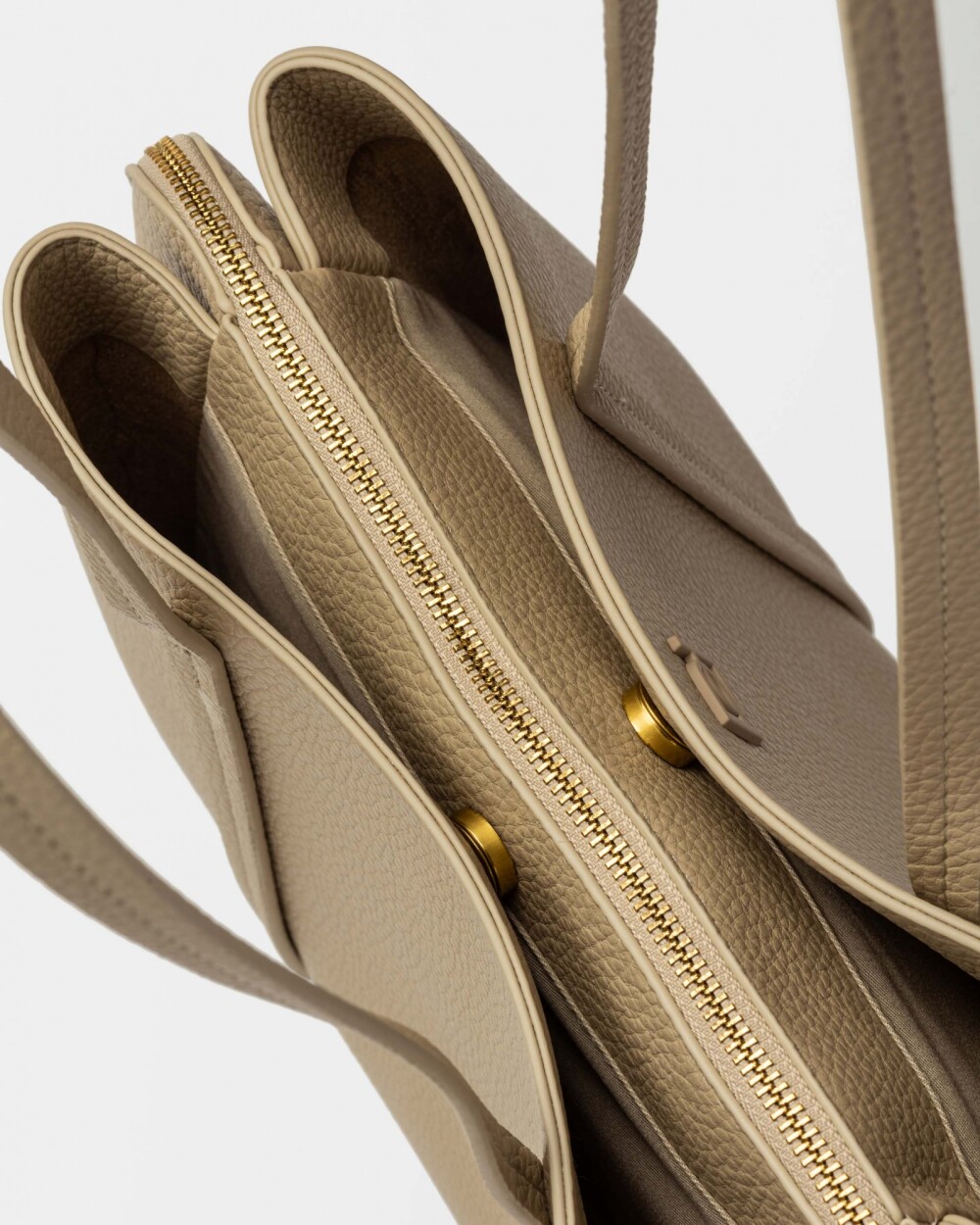 Cartera al Hombro Oslo en Efecto Cuero Graneado Natural