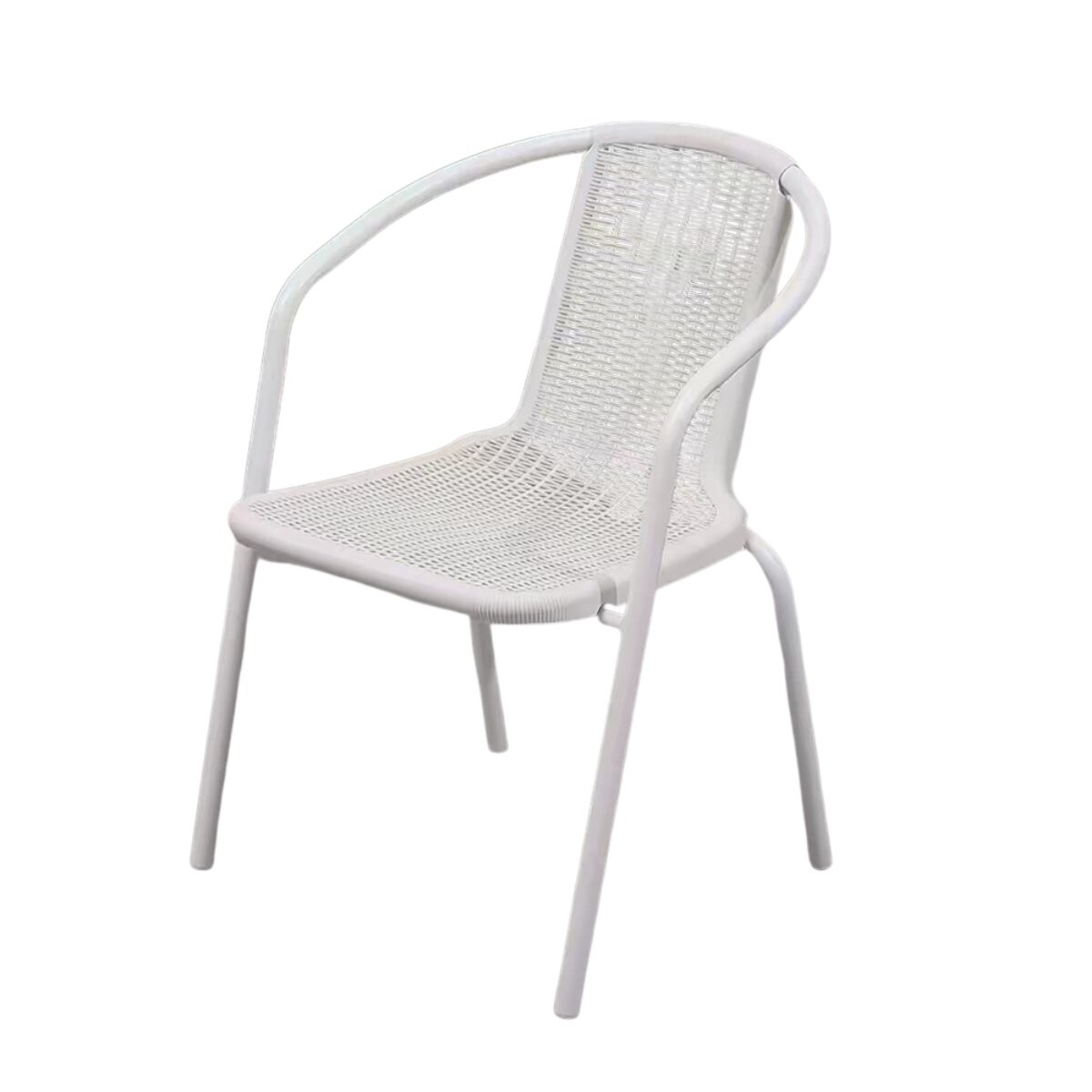 Silla de plastico con posabrazos imita rattan blanco 