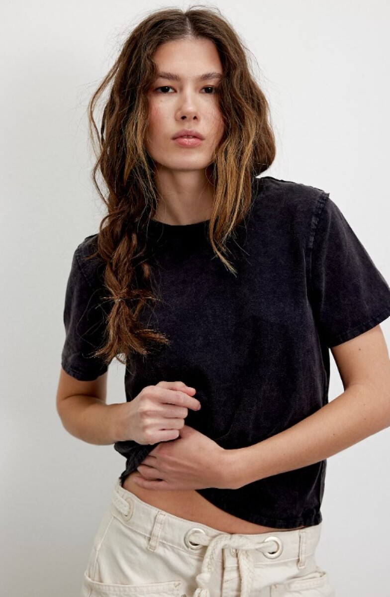 EVERYDAY TEE 