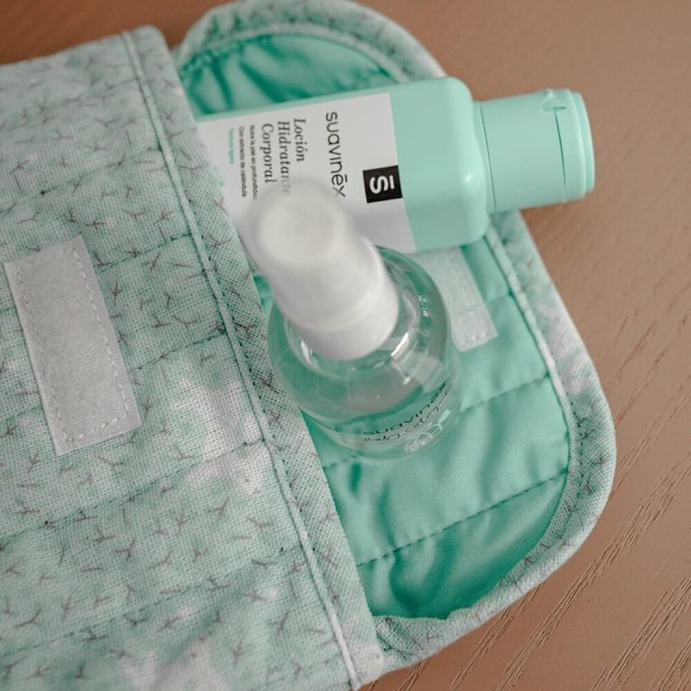 Set neccesaire cuidados cosmetica SUAVINEX verde agua