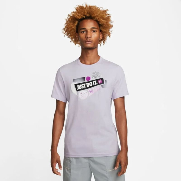 Remera NIKE VIOLET FROST de Hombre DR8036-546 Lila