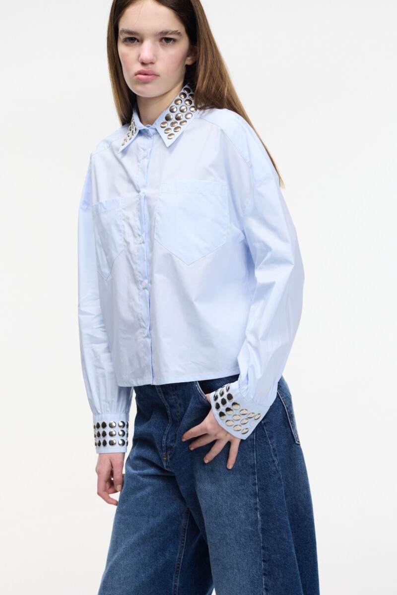 Camisa tachas Celeste