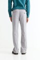 Pantalón recto GRIS