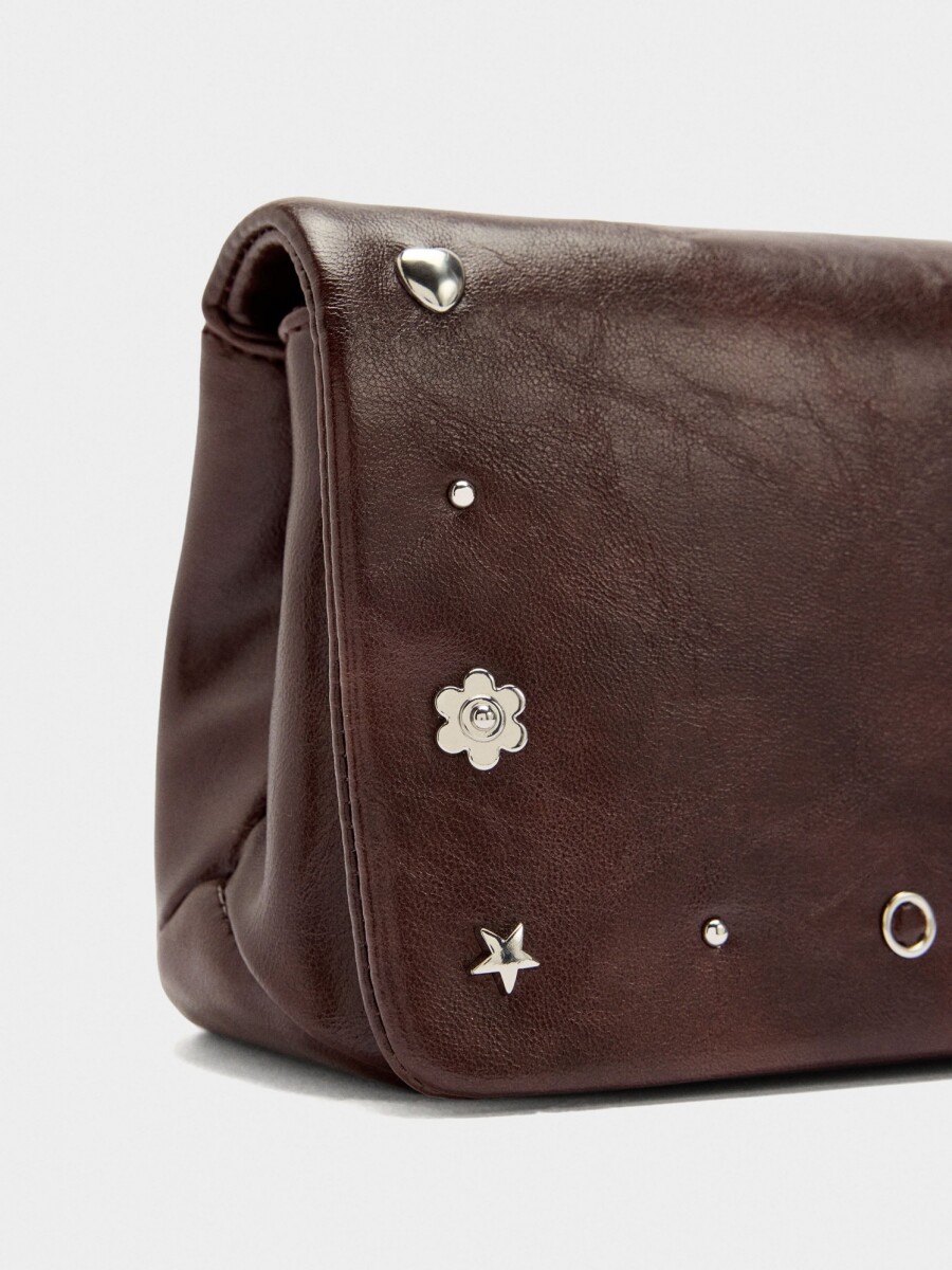 Bolso De Hombro Con Solapa Y Detalles Metálicos marron