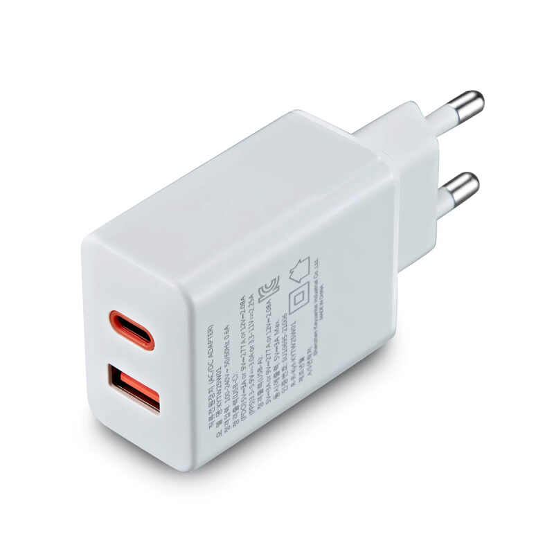 Cargador de pared genérico Doble USB y USB-C cableado 3.4A Cargador de pared genérico Doble USB y USB-C cableado 3.4A