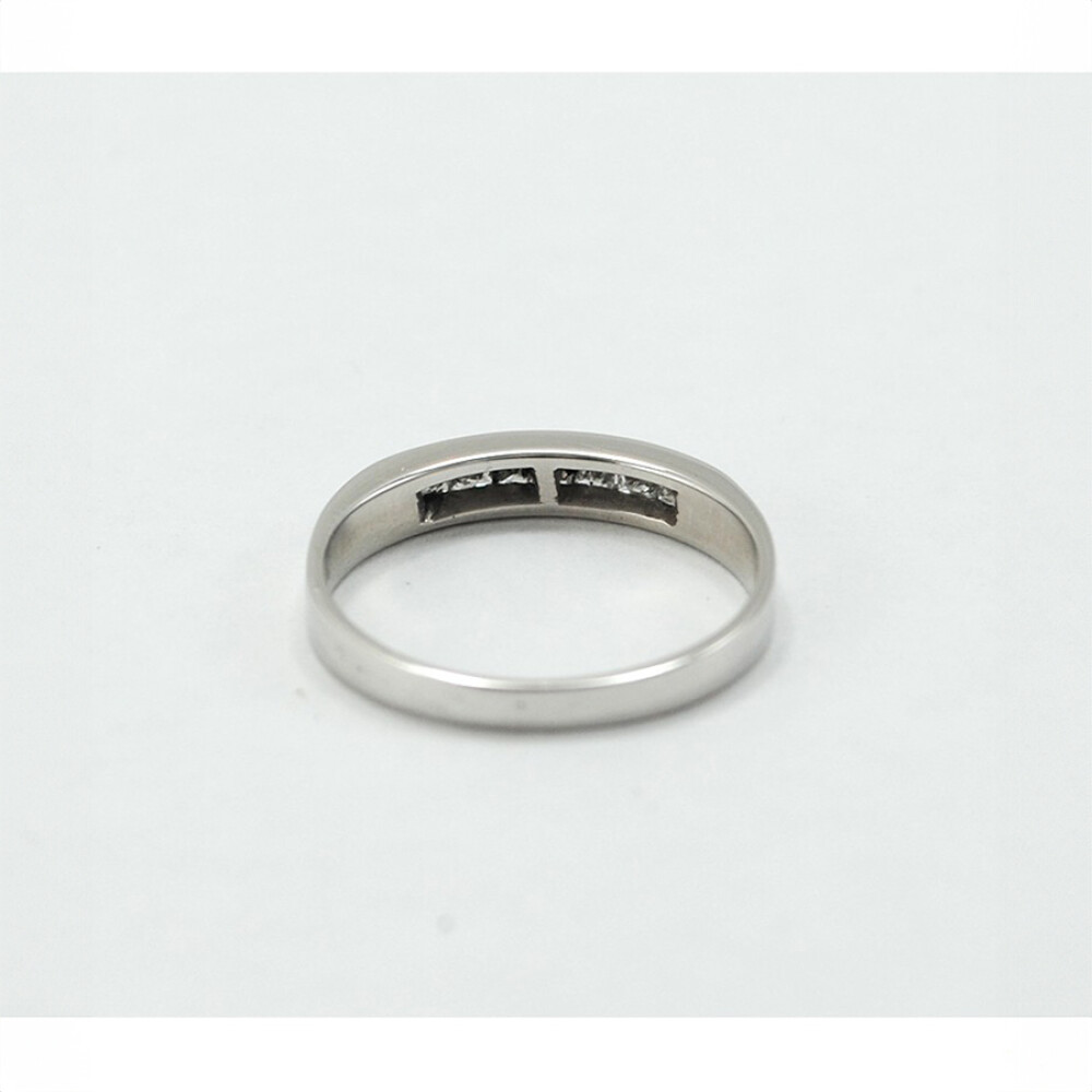 Anillo Oro 18K Blanco Y 7 Brillantes Corte Princesa Anillo Oro 18K Blanco Y 7 Brillantes Corte Princesa