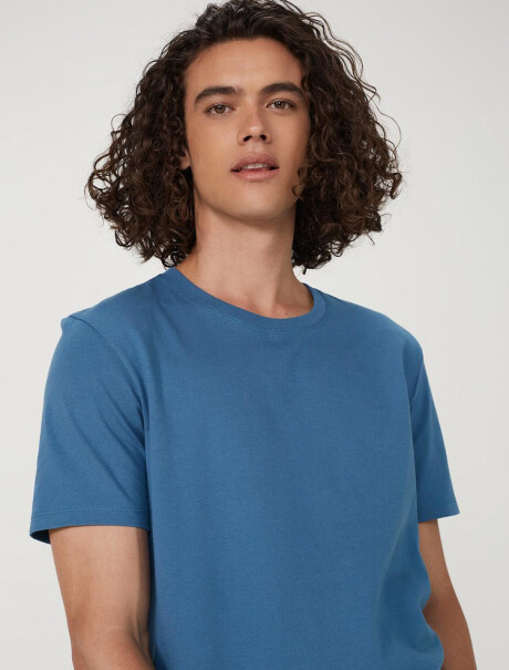 CAMISETA BÁSICA UNISSEX CELESTE