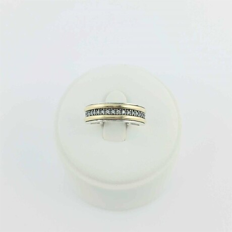 Anillo de Plata 925 con double de Oro 18k y Circonias. Anillo de Plata 925 con double de Oro 18k y Circonias.