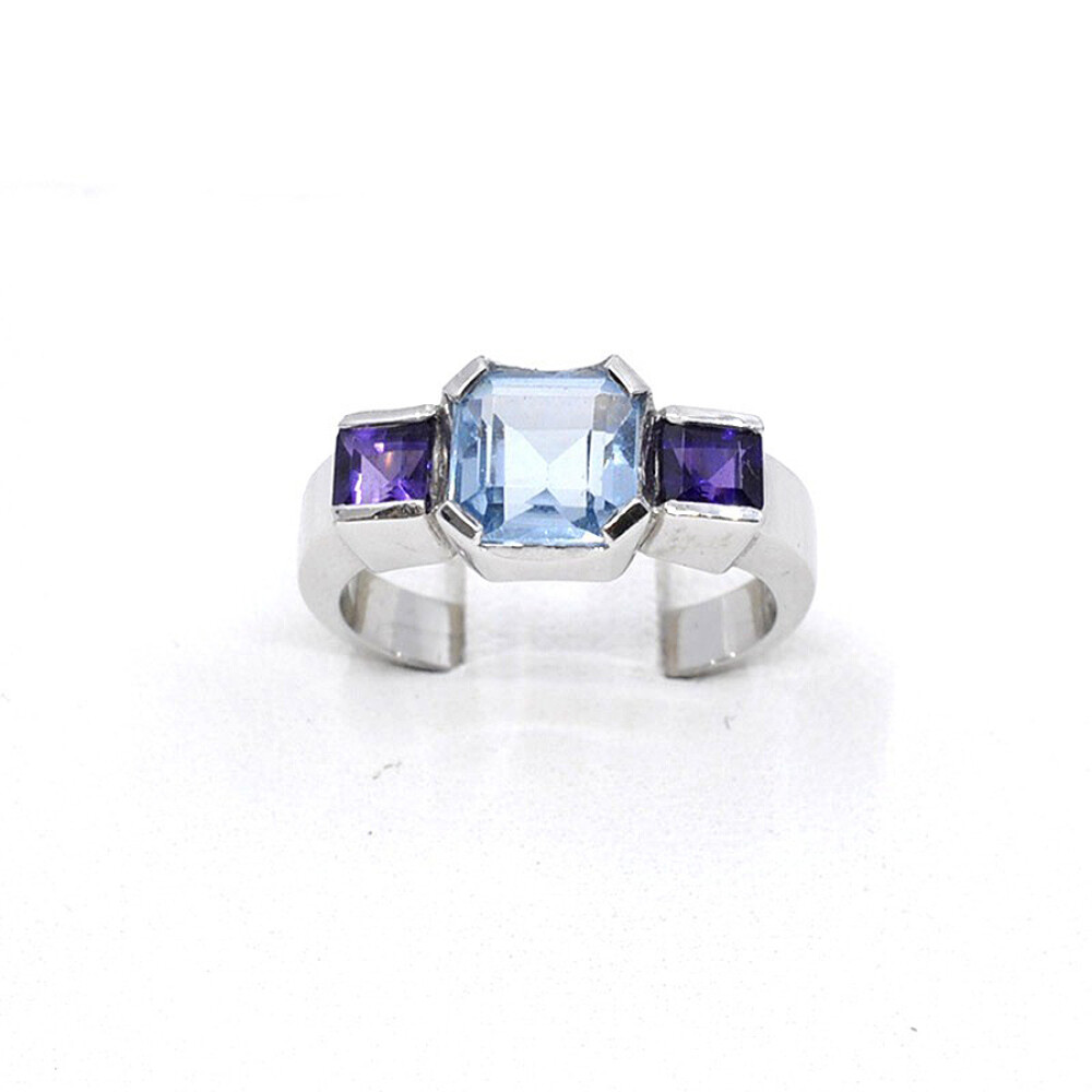 Anillo En Oro 18K Blanco, Amatistas Y Topacio Anillo En Oro 18K Blanco, Amatistas Y Topacio