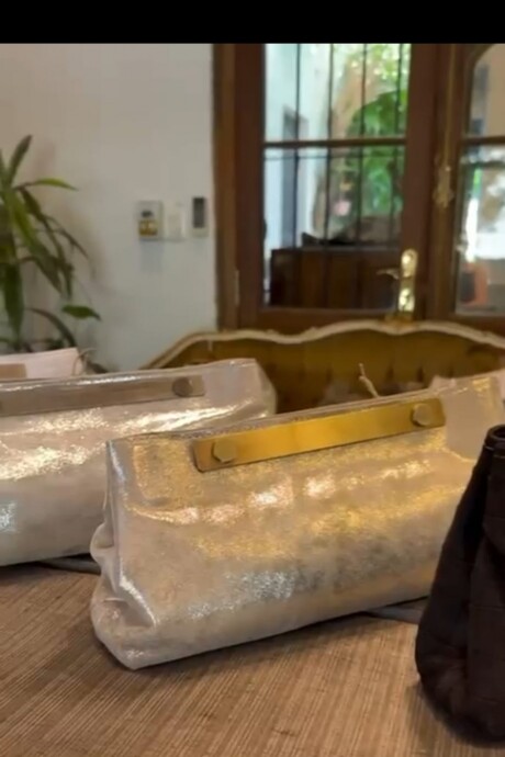 Sobre Carolyn Oro Macchiato