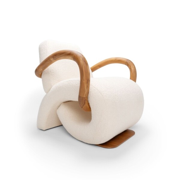Butaca JURUA curva con brazos madera Cinamomo curvos tela arena Butaca JURUA curva con brazos madera Cinamomo curvos tela arena