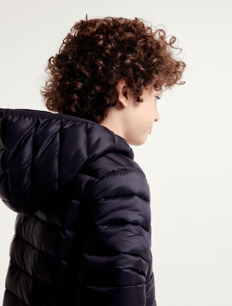 CAMPERA UNISSEX PUFFER CON CAPUCHA Y BOLSILLOS NEGRO