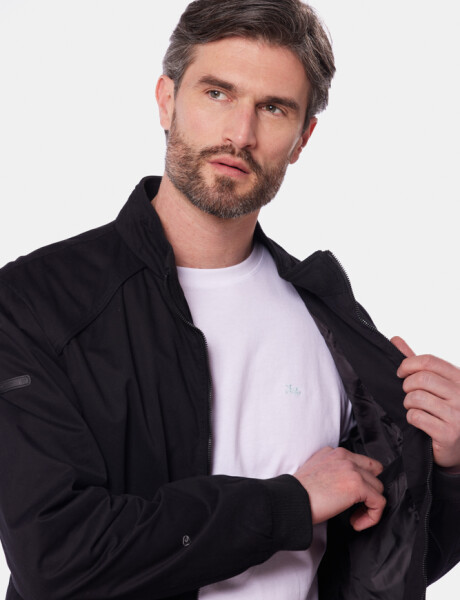 CAMPERA CASUAL DE GABARDINA Negro