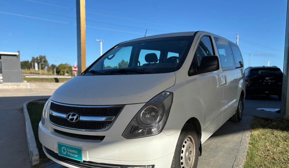Hyundai H1 12Plz Minibus Diesel - 2014 Hyundai H1 12Plz Minibus Diesel - 2014