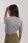 REMERA DORIS GRIS