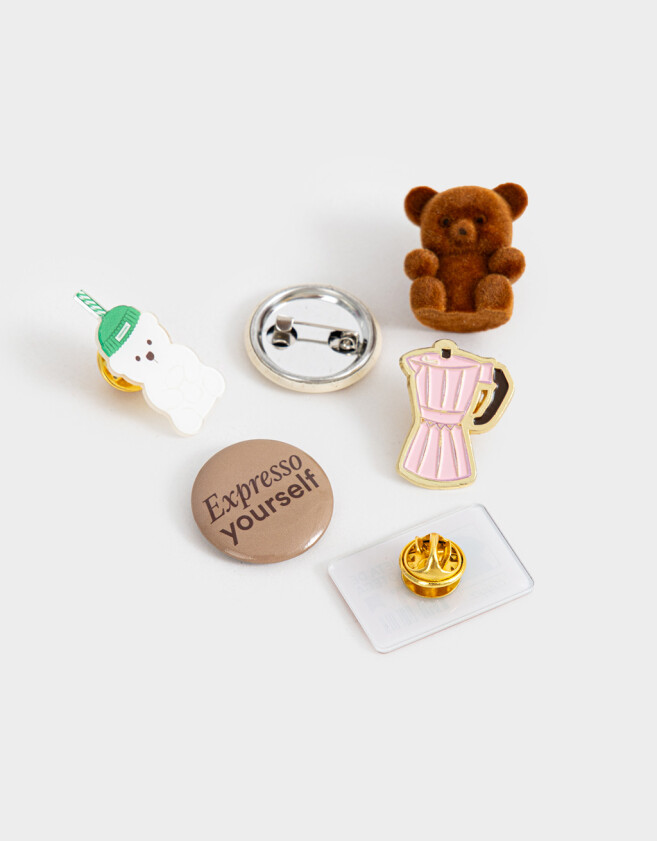 Pin Set De 6 Mini Pins: 2 Esmaltados, 2 De Felpa Y 2 De Chapita - Combinacion Multicolor