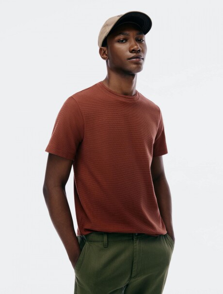 CAMISETA DE PUNTO ROJO