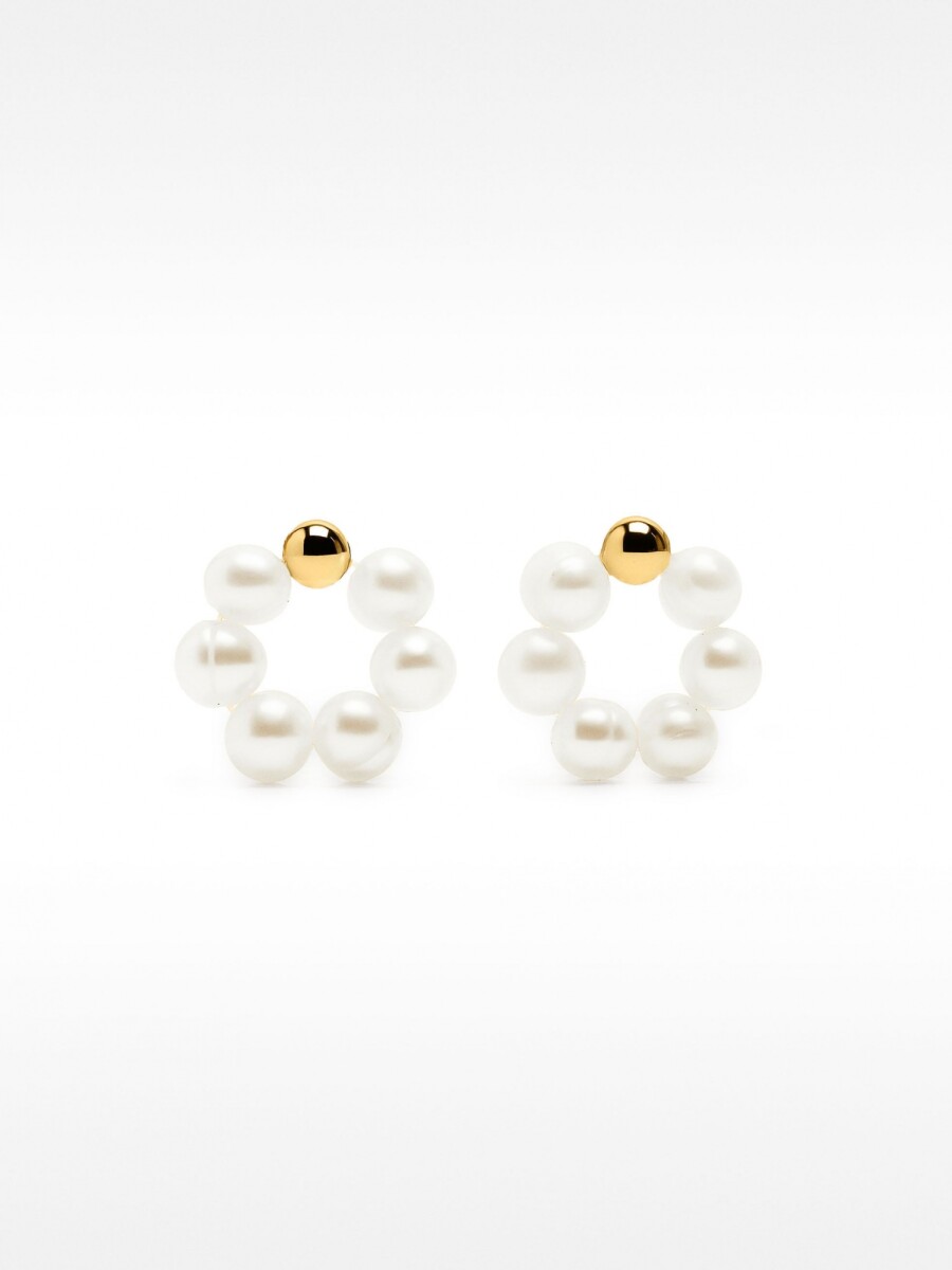 Pendientes Redondos Con Perlas De Agua Dulce dorado