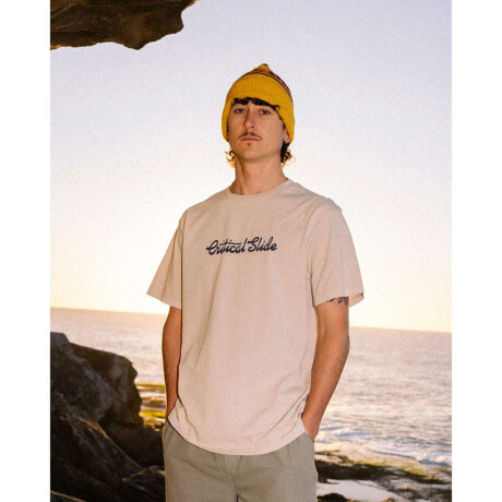 Remera Critical Slide Sun Cured Beige
