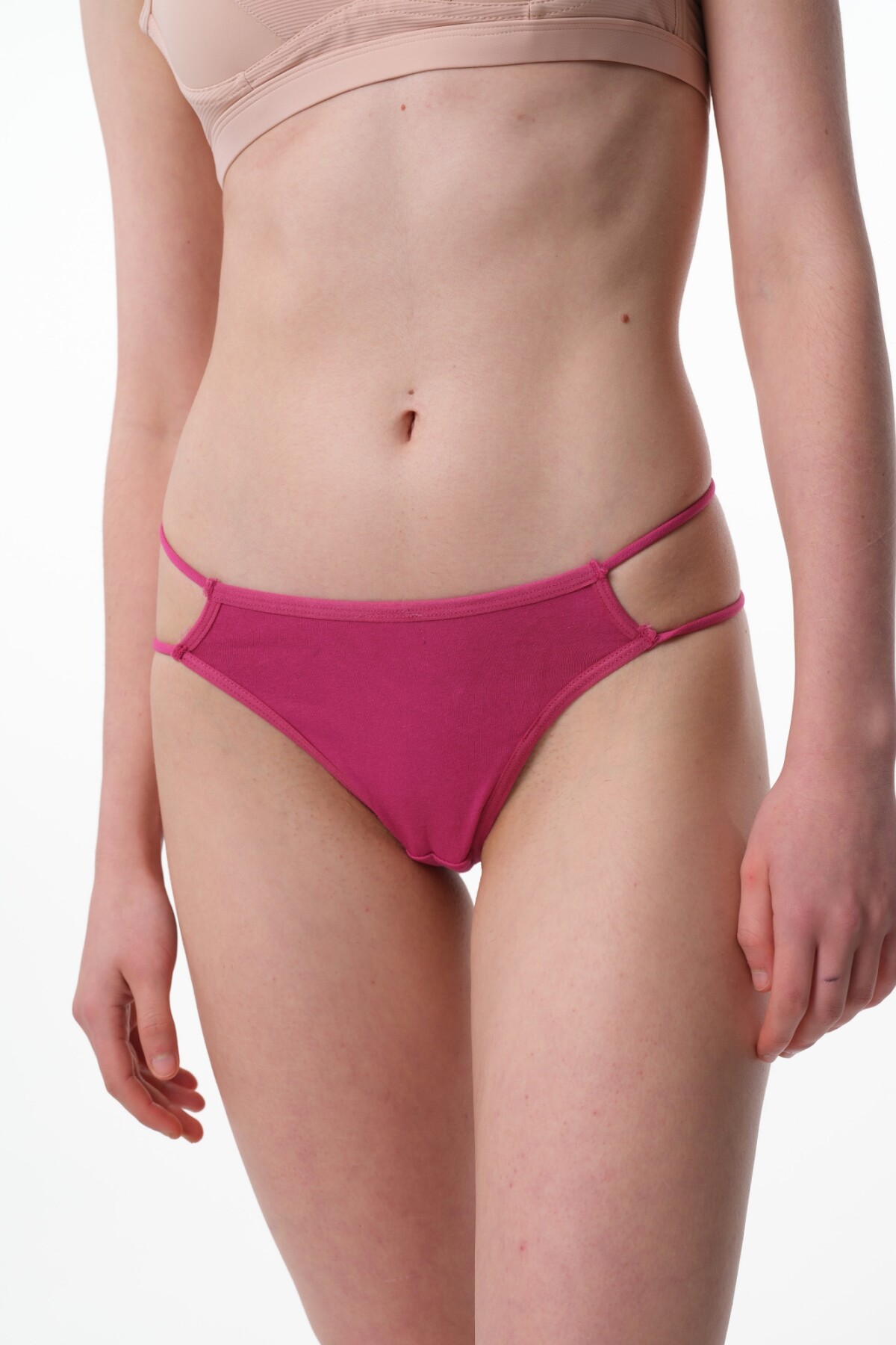 Tanga Irene Rojo